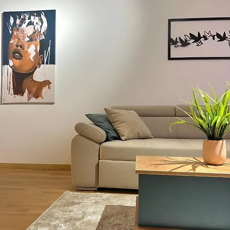 Corner Penthouse In The Center Of Apartment *