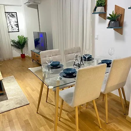 Corner Penthouse In The Center Of Apartment *