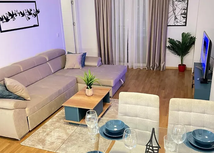 Corner Penthouse In The Center Of Apartamento Skopie